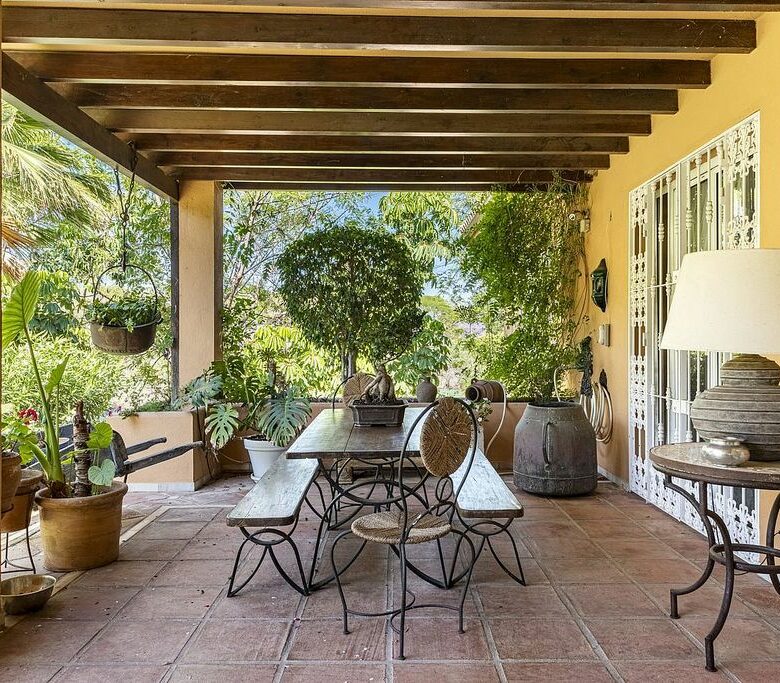 Andalusian villa to renovate in Atalaya de Rio Verde, Nueva Andalucia, Marbella