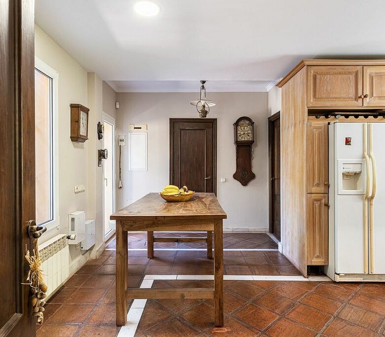 Andalusian villa to renovate in Atalaya de Rio Verde, Nueva Andalucia, Marbella