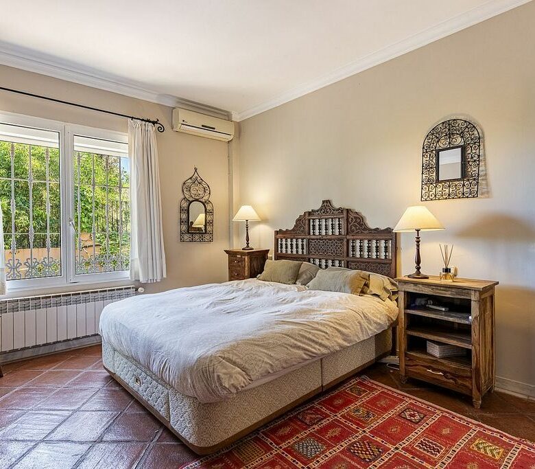 Andalusian villa to renovate in Atalaya de Rio Verde, Nueva Andalucia, Marbella