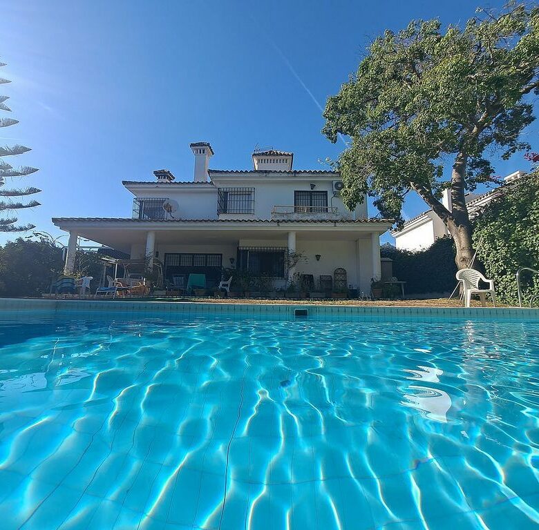 FOR SALE 🏡 Andalusian Villa to Renovate with Panoramic Sea Views – El Mirador, Marbella 🇪🇸