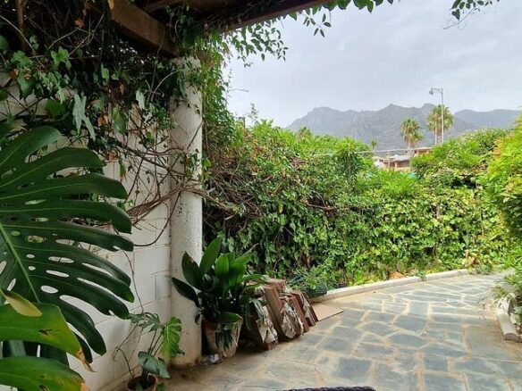 Andalusian villa to renovate with panoramic sea views in El Mirador, Marbella