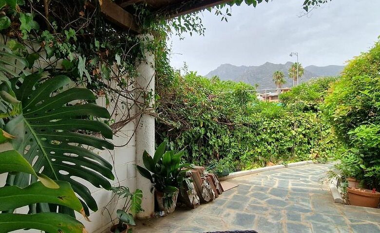 Andalusian villa to renovate with panoramic sea views in El Mirador, Marbella