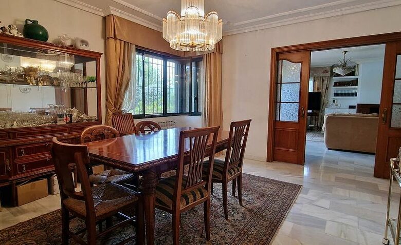 Andalusian villa to renovate with panoramic sea views in El Mirador, Marbella