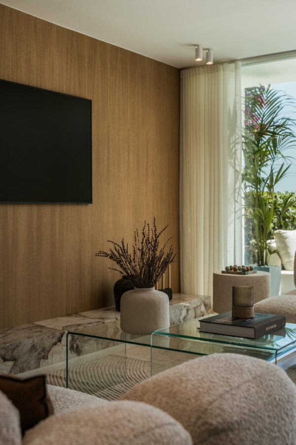 FOR SALE 🏡 Furnished Four-Bedroom Apartment with Underfloor Heating and Garden Terrace – Aloha, Nueva Andalucía 🇪🇸
