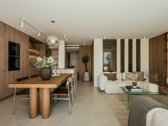 FOR SALE 🏡 Furnished Four-Bedroom Apartment with Underfloor Heating and Garden Terrace – Aloha, Nueva Andalucía 🇪🇸