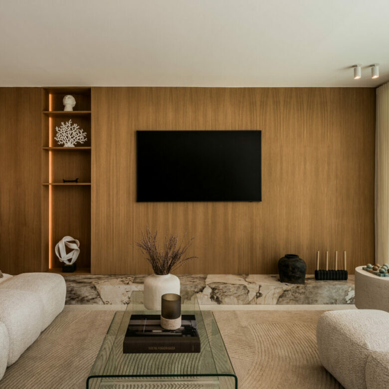 FOR SALE 🏡 Furnished Four-Bedroom Apartment with Underfloor Heating and Garden Terrace – Aloha, Nueva Andalucía 🇪🇸