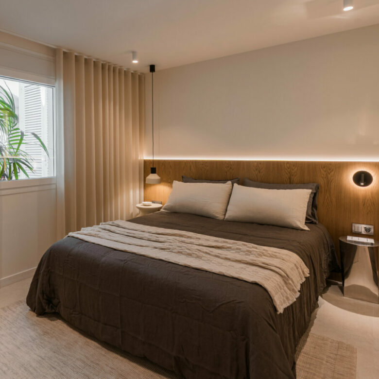 FOR SALE 🏡 Furnished Four-Bedroom Apartment with Underfloor Heating and Garden Terrace – Aloha, Nueva Andalucía 🇪🇸