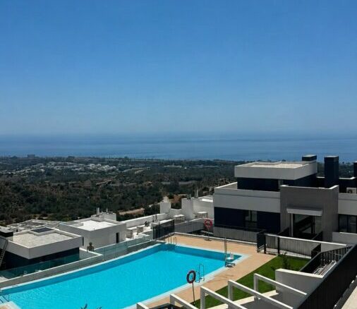 FOR SALE 🏡 Brand-New Three-Bedroom Apartment with Panoramic Sea Views – Altos de los Monteros, Marbella East 🇪🇸