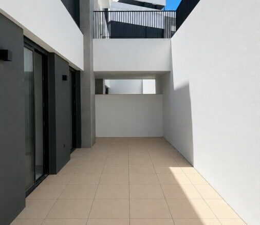 FOR SALE 🏡 Brand-New Three-Bedroom Apartment with Panoramic Sea Views – Altos de los Monteros, Marbella East 🇪🇸