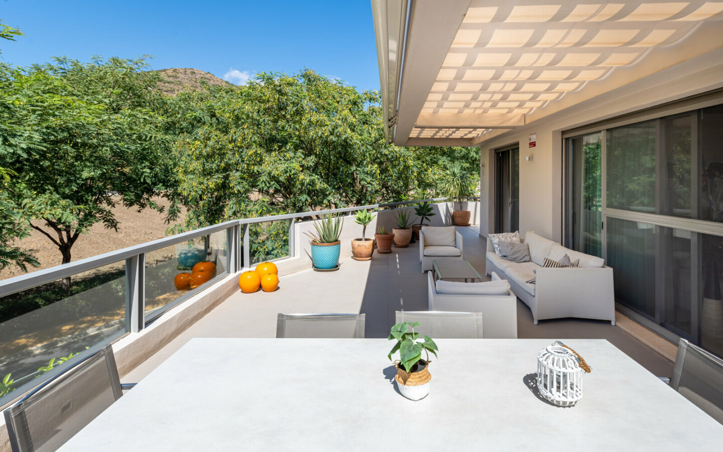 apartment-arrayanes-golf-benahavis-01 FOR SALE 🏡 Ground-Floor Three-Bedroom Apartment with 89 m² Terrace in a Gated Golf Resort – Arrayanes Golf, BenahavĂs 🇪🇸