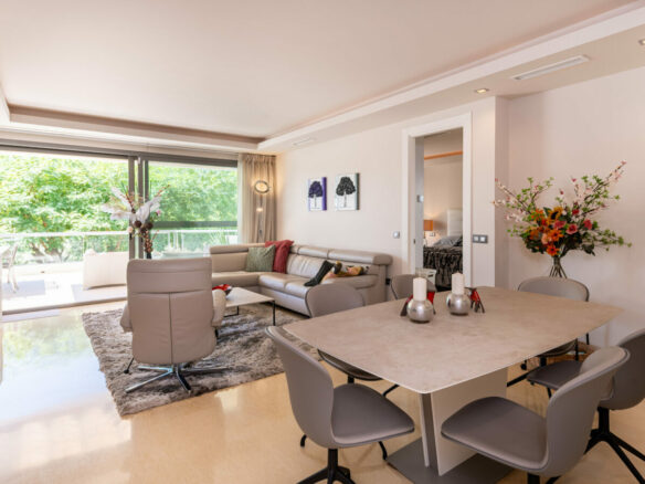 FOR SALE 🏡 Ground-Floor Three-Bedroom Apartment with 89 m² Terrace in a Gated Golf Resort – Arrayanes Golf, Benahavís 🇪🇸