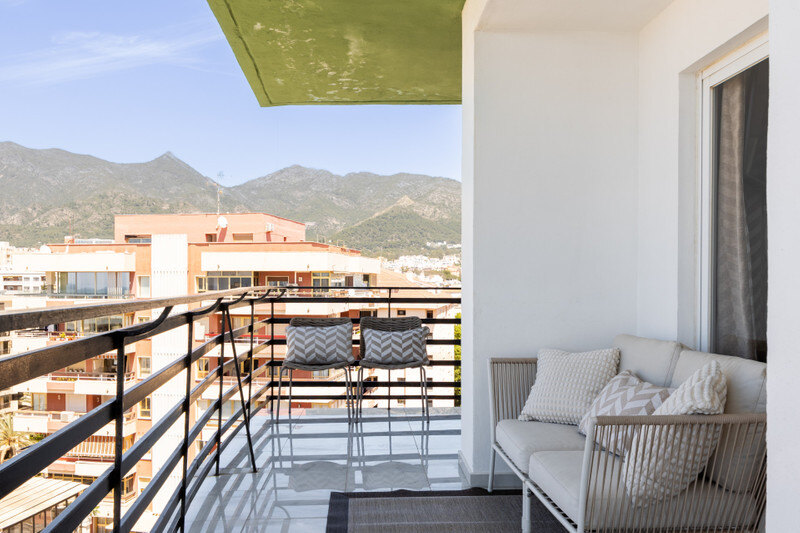 FOR SALE 🏡 Renovated Beachfront Apartment with Rental Licence, Five Minutes from the Old Town – Marbella Centro, Marbella 🇪🇸