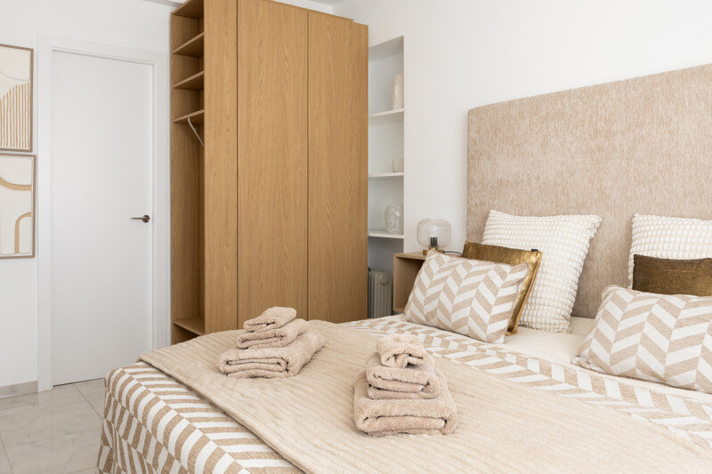 FOR SALE 🏡 Renovated Beachfront Apartment with Rental Licence, Five Minutes from the Old Town – Marbella Centro, Marbella 🇪🇸