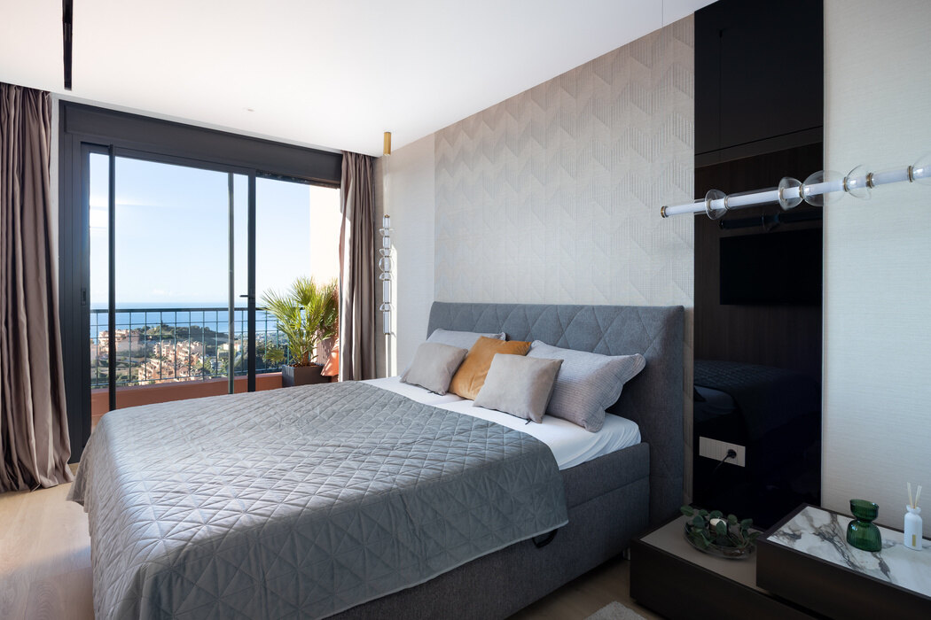 FOR SALE 🏡 Three-Bedroom Residence with 270° Sea Views, Two Terraces and Jacuzzi – Calahonda, Mijas Costa 🇪🇸