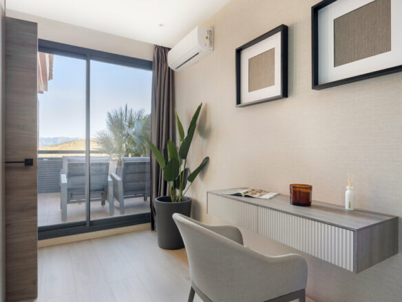 FOR SALE 🏡 Three-Bedroom Residence with 270° Sea Views, Two Terraces and Jacuzzi – Calahonda, Mijas Costa 🇪🇸