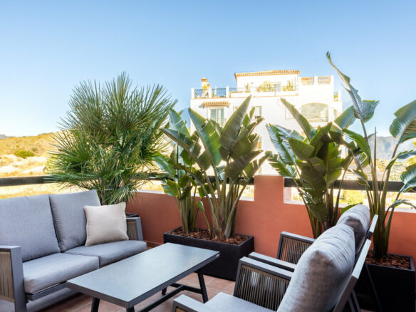 FOR SALE 🏡 Three-Bedroom Residence with 270° Sea Views, Two Terraces and Jacuzzi – Calahonda, Mijas Costa 🇪🇸