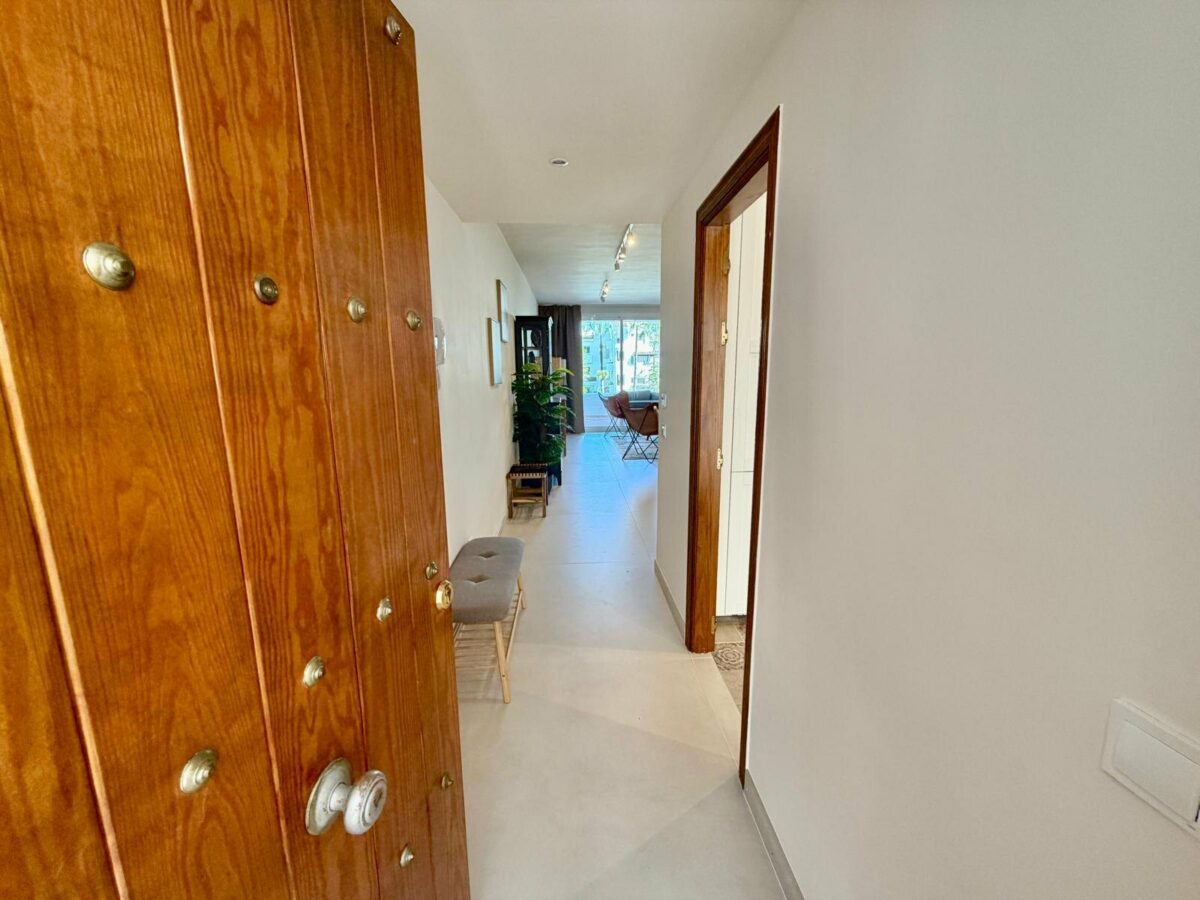 FOR SALE 🏡 Renovated Two-Bedroom Apartment with Private Beach Access – Costalita, Estepona 🇪🇸