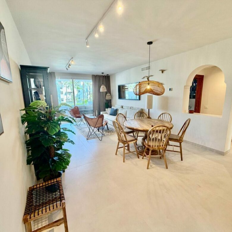 FOR SALE 🏡 Renovated Two-Bedroom Apartment with Private Beach Access – Costalita, Estepona 🇪🇸