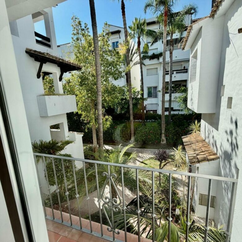 FOR SALE 🏡 Renovated Two-Bedroom Apartment with Private Beach Access – Costalita, Estepona 🇪🇸
