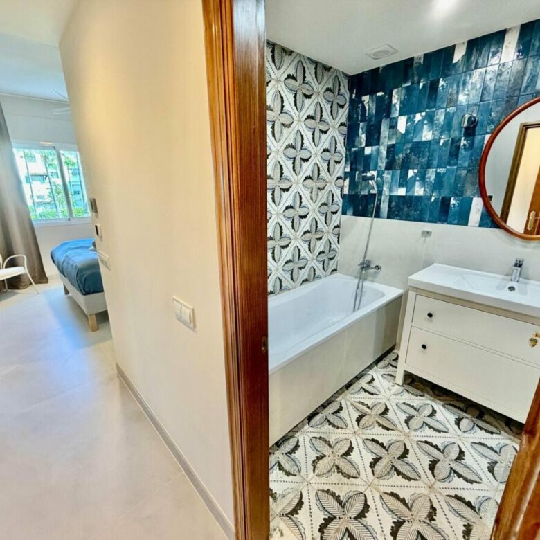 FOR SALE 🏡 Renovated Two-Bedroom Apartment with Private Beach Access – Costalita, Estepona 🇪🇸