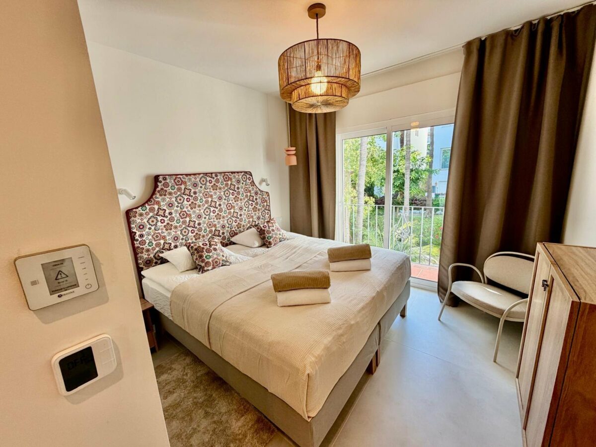 FOR SALE 🏡 Renovated Two-Bedroom Apartment with Private Beach Access – Costalita, Estepona 🇪🇸