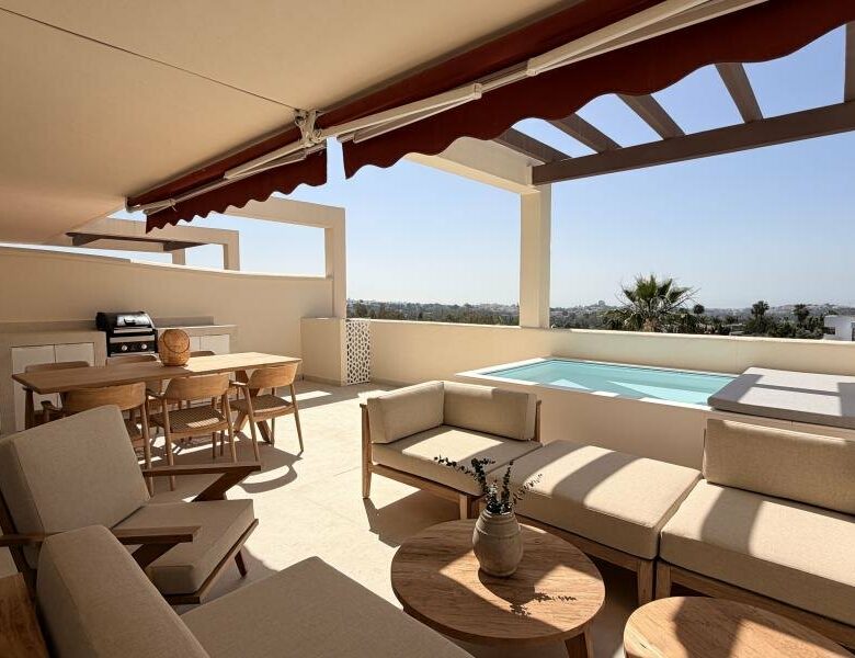 FOR SALE 🏡 Refurbished Three-Bedroom Apartment with Panoramic Sea Views – Nueva Andalucía, Marbella 🇪🇸