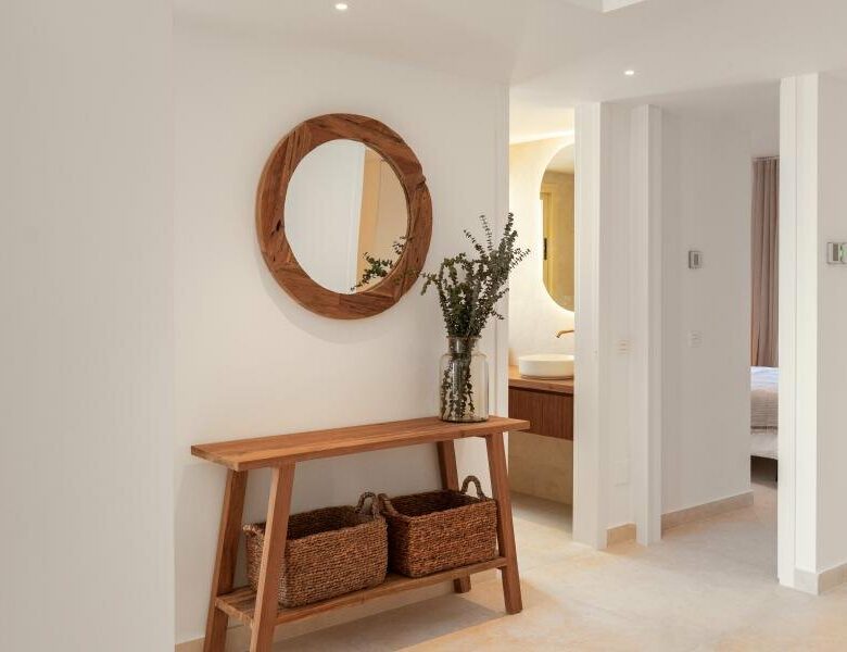 FOR SALE 🏡 Refurbished Three-Bedroom Apartment with Panoramic Sea Views – Nueva Andalucía, Marbella 🇪🇸