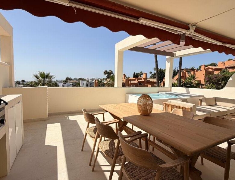 FOR SALE 🏡 Refurbished Three-Bedroom Apartment with Panoramic Sea Views – Nueva Andalucía, Marbella 🇪🇸