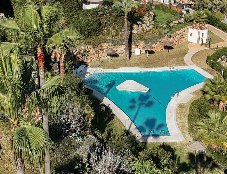 FOR SALE 🏡 Refurbished Three-Bedroom Apartment with Panoramic Sea Views – Nueva Andalucía, Marbella 🇪🇸