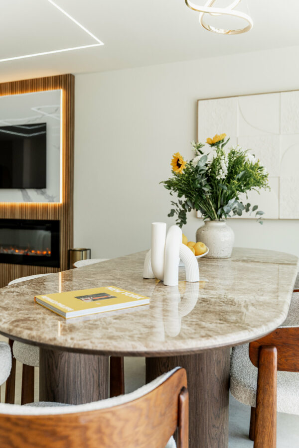 FOR SALE 🏡 Fully Renovated Three-Bedroom Apartment with Sea Views and Underfloor Heating – La Cerquilla, Nueva Andalucía 🇪🇸
