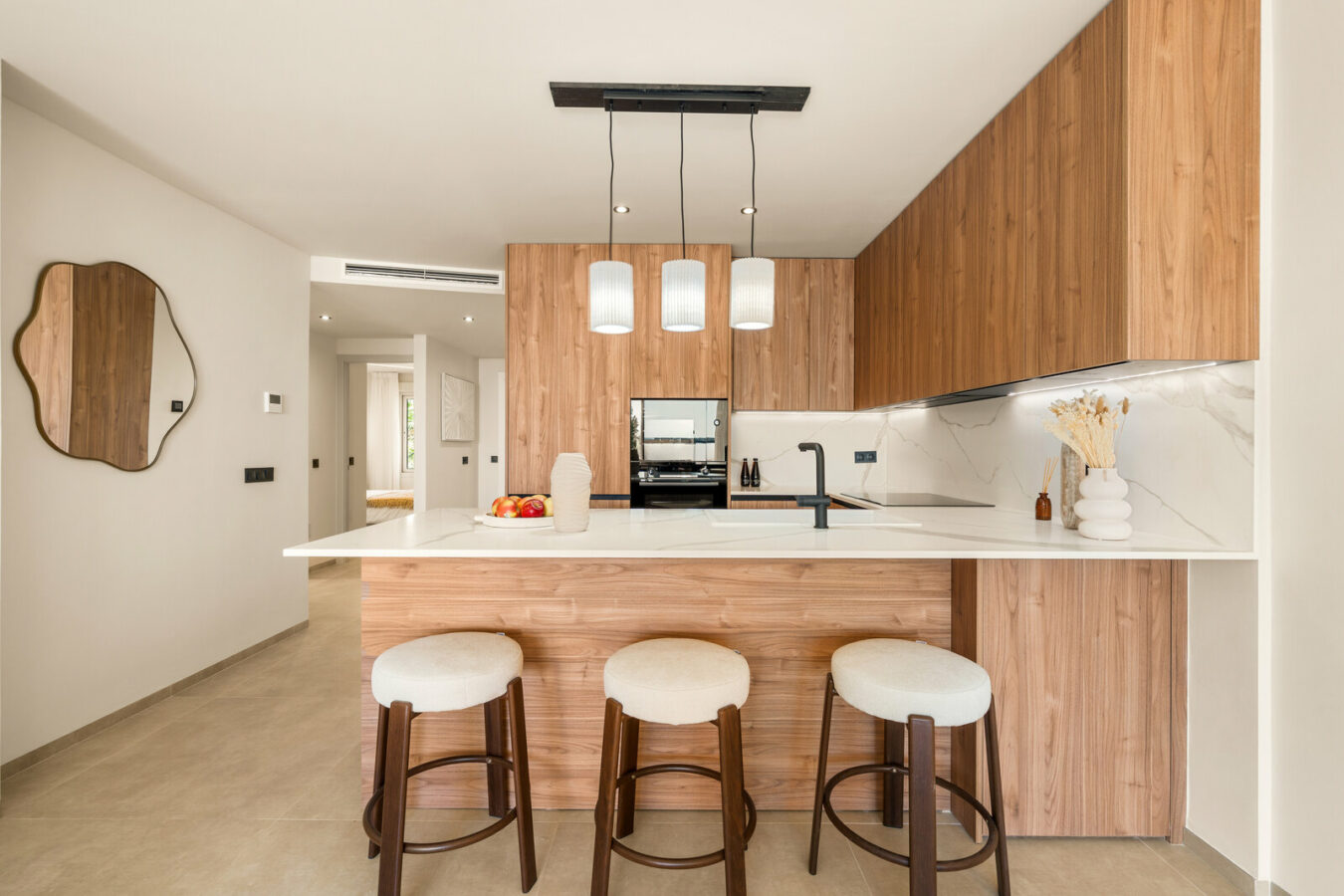 FOR SALE 🏡 Fully Renovated Three-Bedroom Apartment with Sea Views and Underfloor Heating – La Cerquilla, Nueva Andalucía 🇪🇸