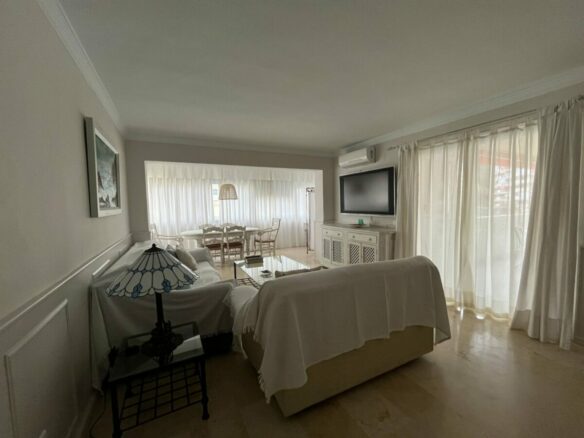FOR SALE 🏡 One-Bedroom Apartment with Terrace and Parking Steps from the Beach – La Fontanilla, Marbella Center, Marbella 🇪🇸