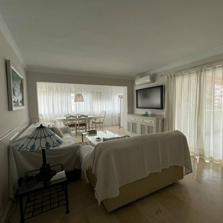 FOR SALE 🏡 One-Bedroom Apartment with Terrace and Parking Steps from the Beach – La Fontanilla, Marbella Center, Marbella 🇪🇸