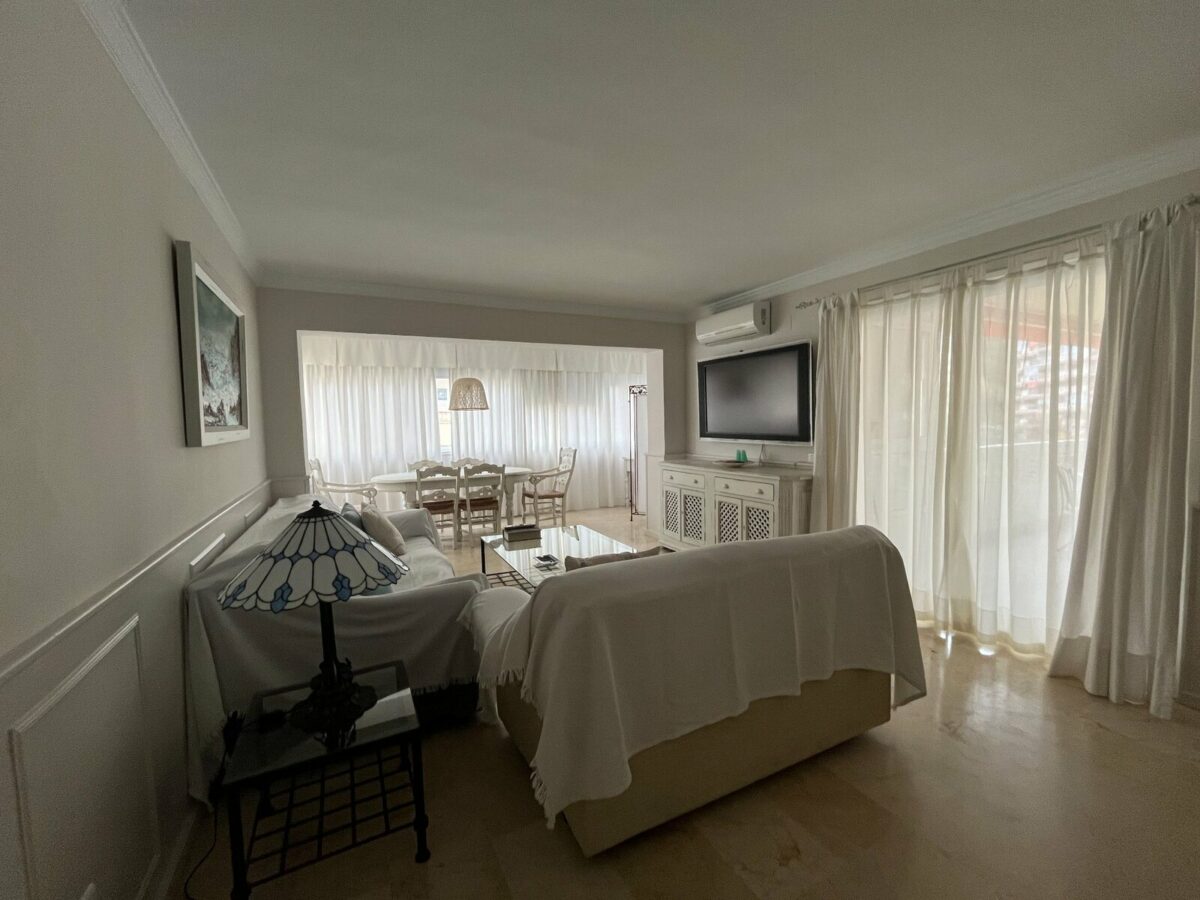 FOR SALE 🏡 One-Bedroom Apartment with Terrace and Parking Steps from the Beach – La Fontanilla, Marbella Center, Marbella 🇪🇸
