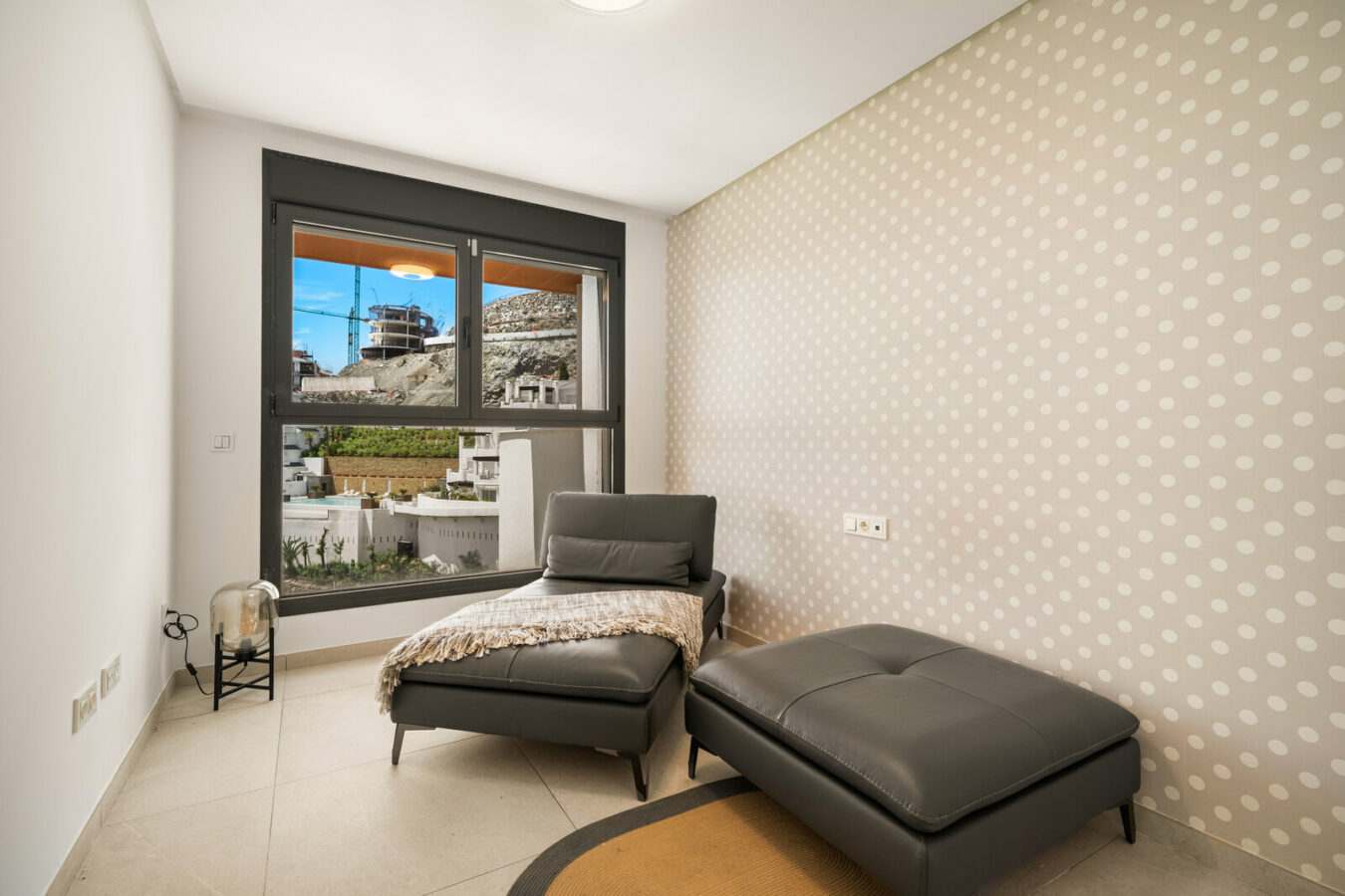 FOR SALE 🏡 Three-Bedroom Apartment with Private Rooftop Terrace and Sea Views – La Quinta, Benahavís 🇪🇸