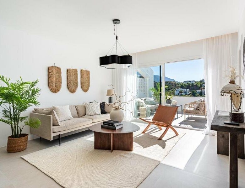 FOR SALE 🏡 Refurbished Three-Bedroom Apartment with Sea and Mountain Views – La Quinta, Benahavís 🇪🇸