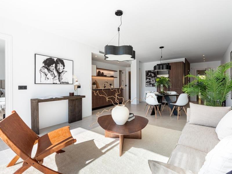 FOR SALE 🏡 Refurbished Three-Bedroom Apartment with Sea and Mountain Views – La Quinta, Benahavís 🇪🇸