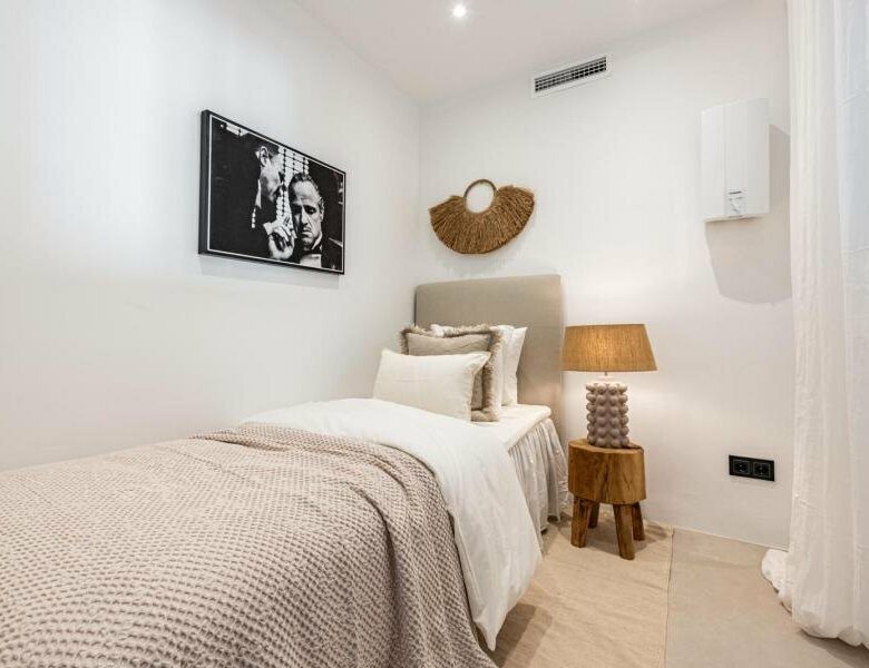 FOR SALE 🏡 Refurbished Three-Bedroom Apartment with Sea and Mountain Views – La Quinta, Benahavís 🇪🇸