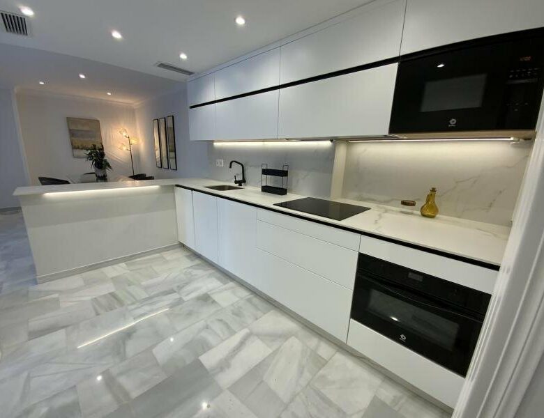 FOR SALE 🏡 Fully Renovated Two-Bedroom Apartment Steps from the Beach – Marbella Centro, Marbella 🇪🇸