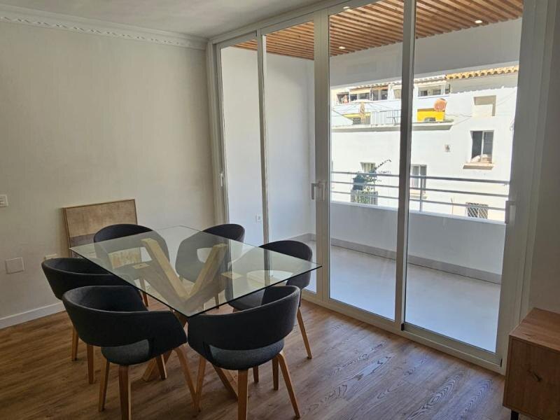 FOR SALE 🏡 Fully Renovated Two-Bedroom Apartment Steps from the Beach – Marbella Centro, Marbella 🇪🇸