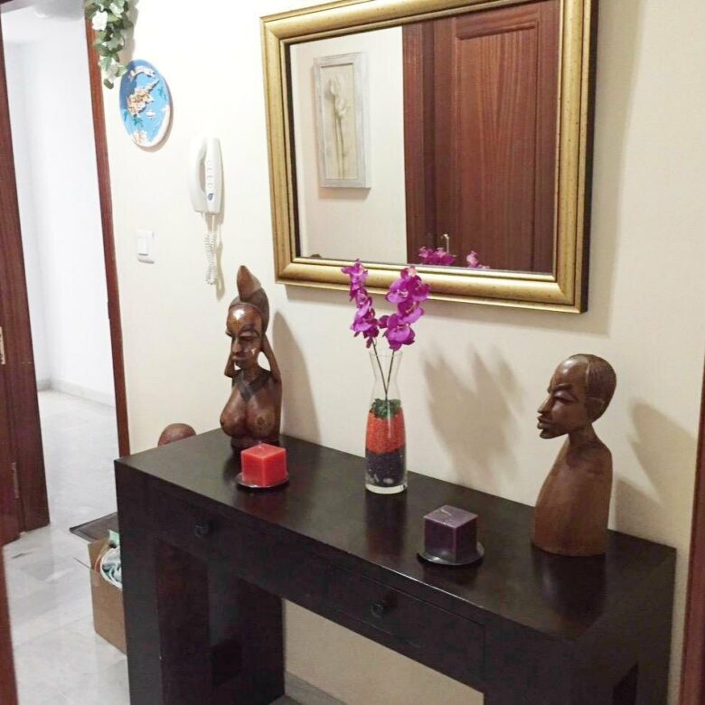 FOR SALE 🏡 Two-Bedroom Apartment to Renovate with Parking and Storage – Marbella Centro, Marbella 🇪🇸