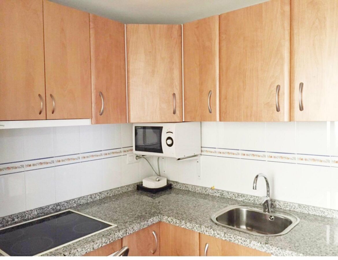 FOR SALE 🏡 Two-Bedroom Apartment to Renovate with Parking and Storage – Marbella Centro, Marbella 🇪🇸