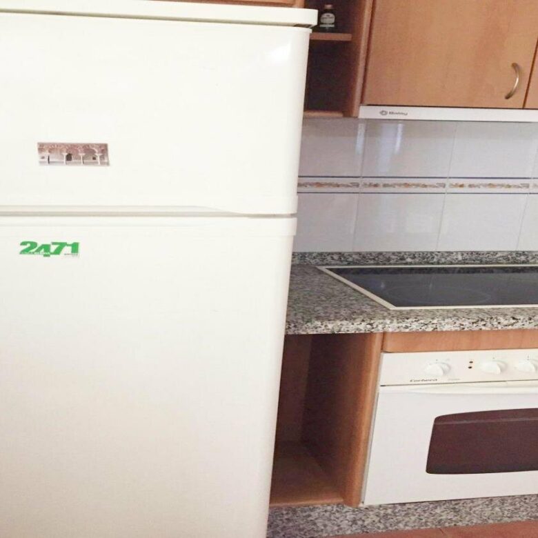 FOR SALE 🏡 Two-Bedroom Apartment to Renovate with Parking and Storage – Marbella Centro, Marbella 🇪🇸