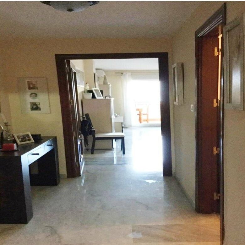 FOR SALE 🏡 Two-Bedroom Apartment to Renovate with Parking and Storage – Marbella Centro, Marbella 🇪🇸