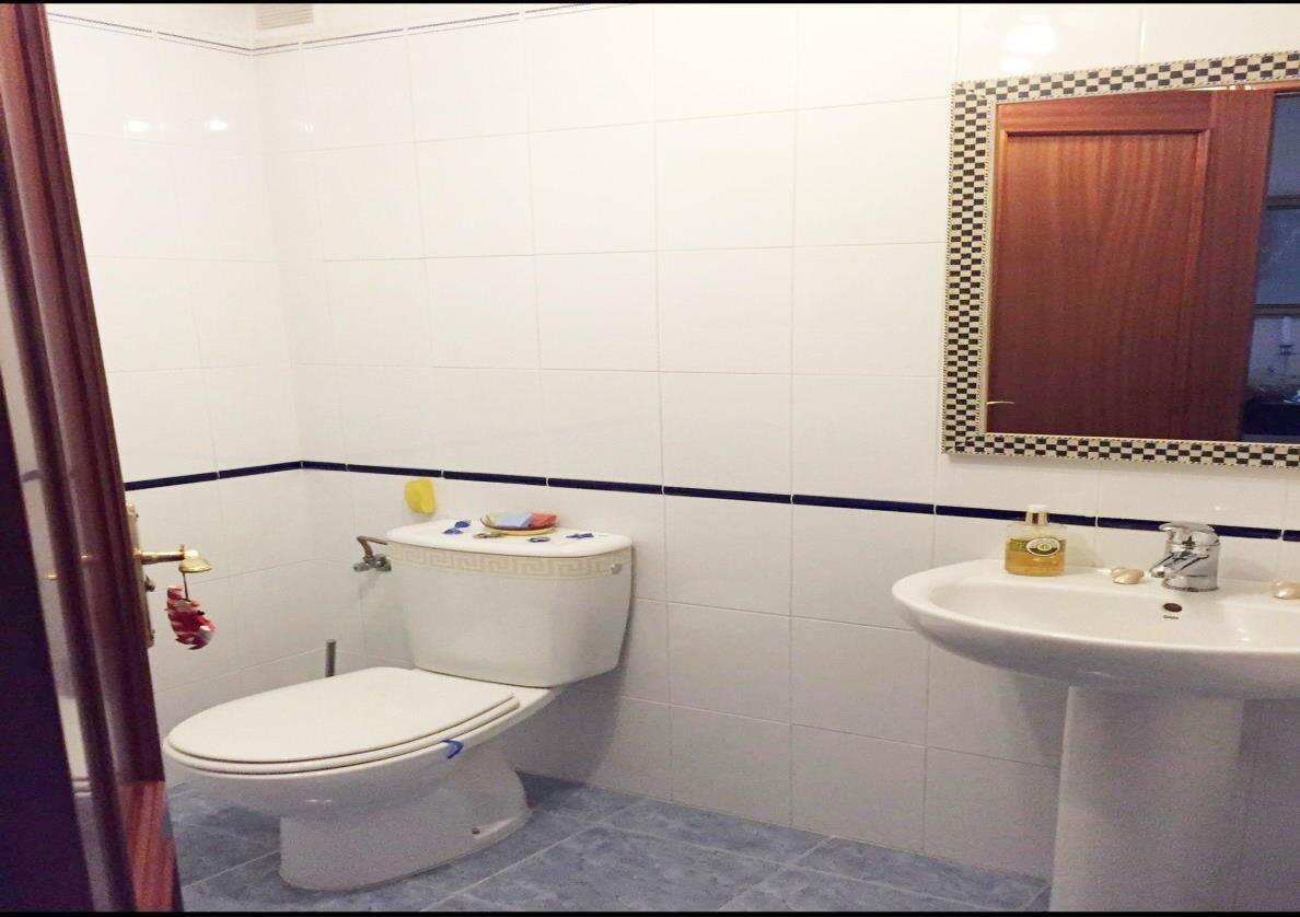 FOR SALE 🏡 Two-Bedroom Apartment to Renovate with Parking and Storage – Marbella Centro, Marbella 🇪🇸
