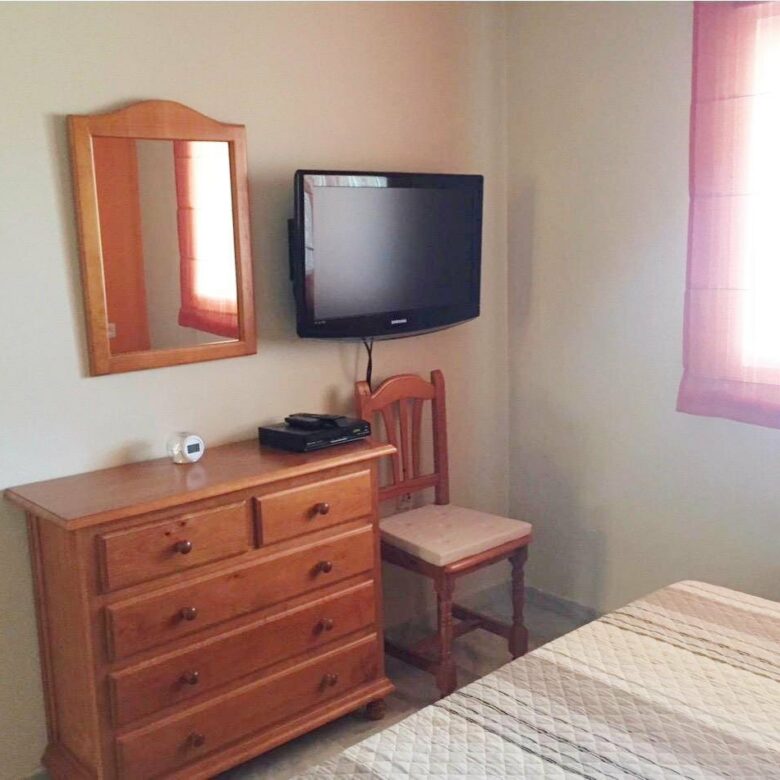 FOR SALE 🏡 Two-Bedroom Apartment to Renovate with Parking and Storage – Marbella Centro, Marbella 🇪🇸