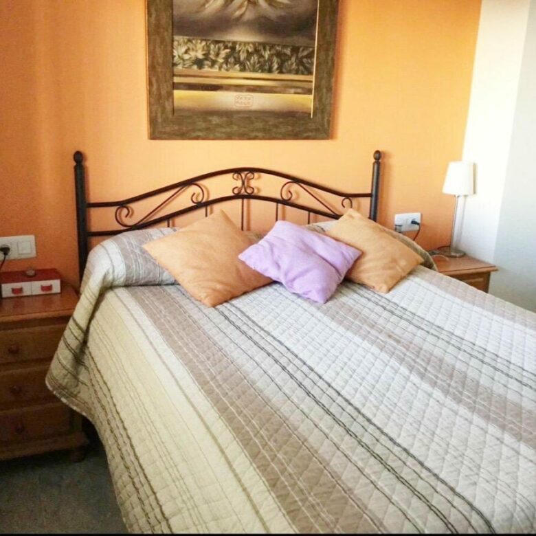 FOR SALE 🏡 Two-Bedroom Apartment to Renovate with Parking and Storage – Marbella Centro, Marbella 🇪🇸