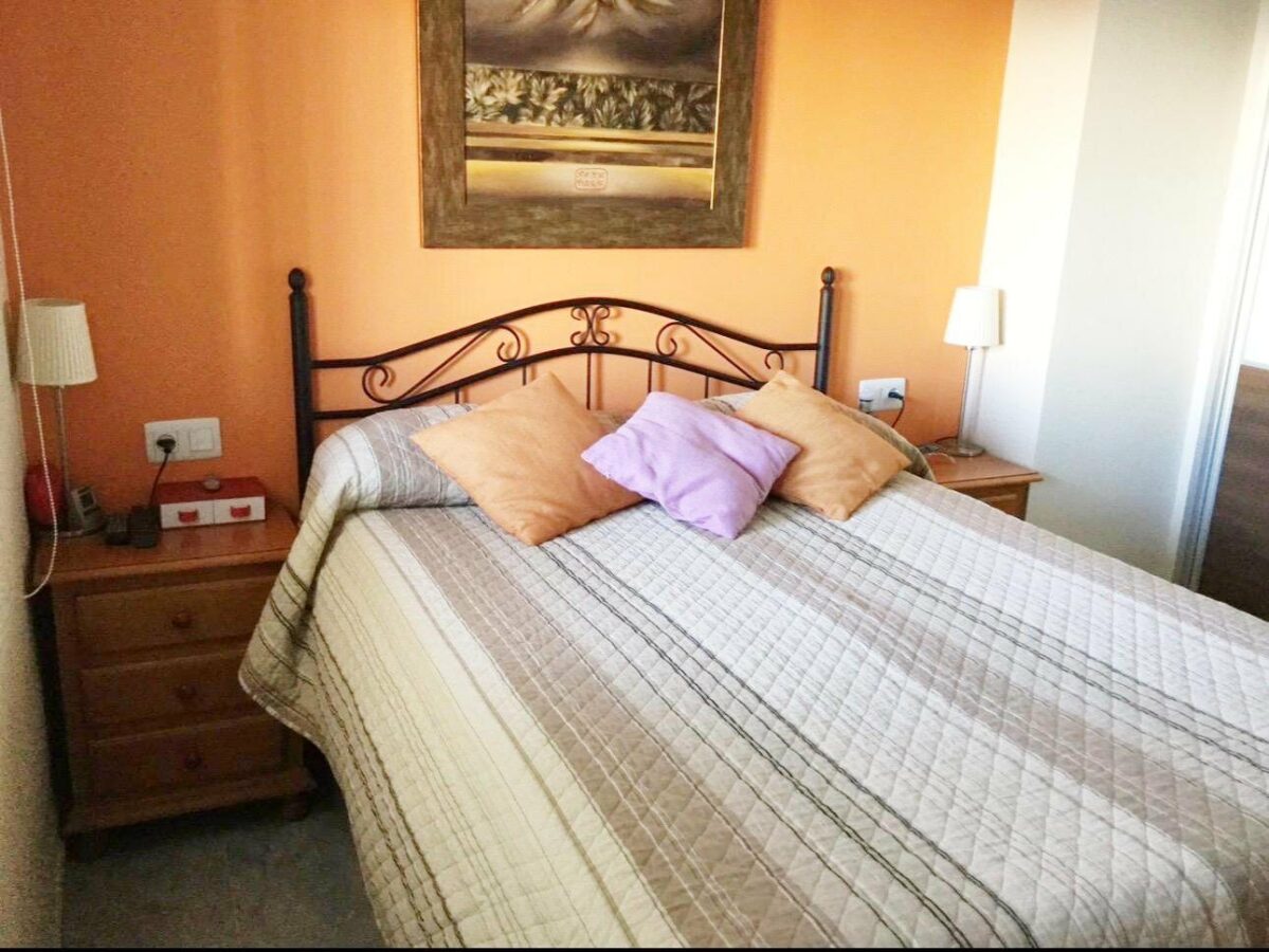 FOR SALE 🏡 Two-Bedroom Apartment to Renovate with Parking and Storage – Marbella Centro, Marbella 🇪🇸