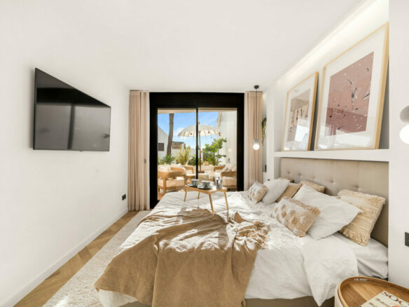 FOR SALE 🏡 Fully Renovated Three-Bedroom Apartment with Outdoor Kitchen Terrace – Nueva Andalucía, Marbella 🇪🇸