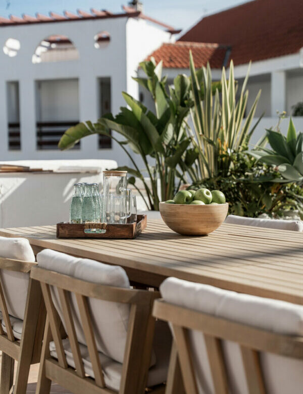 FOR SALE 🏡 Fully Renovated Three-Bedroom Apartment with Outdoor Kitchen Terrace – Nueva Andalucía, Marbella 🇪🇸